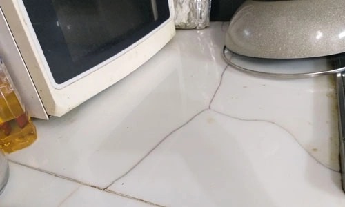 Nứt vỡ đá bếp do đá kém chất lượng
